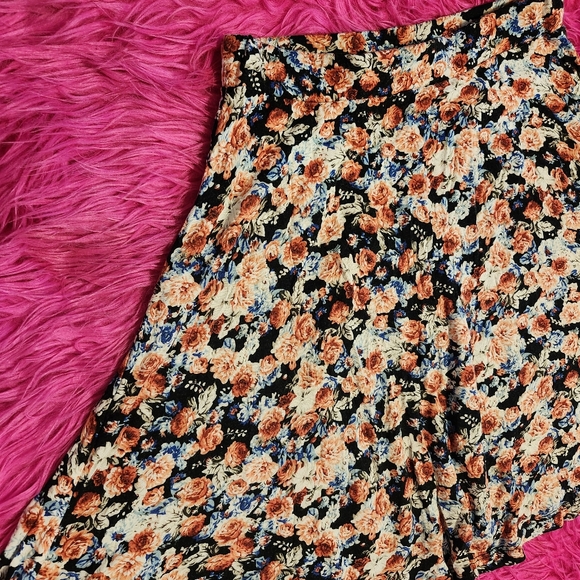 Floral Skater Skirt - Picture 2 of 4